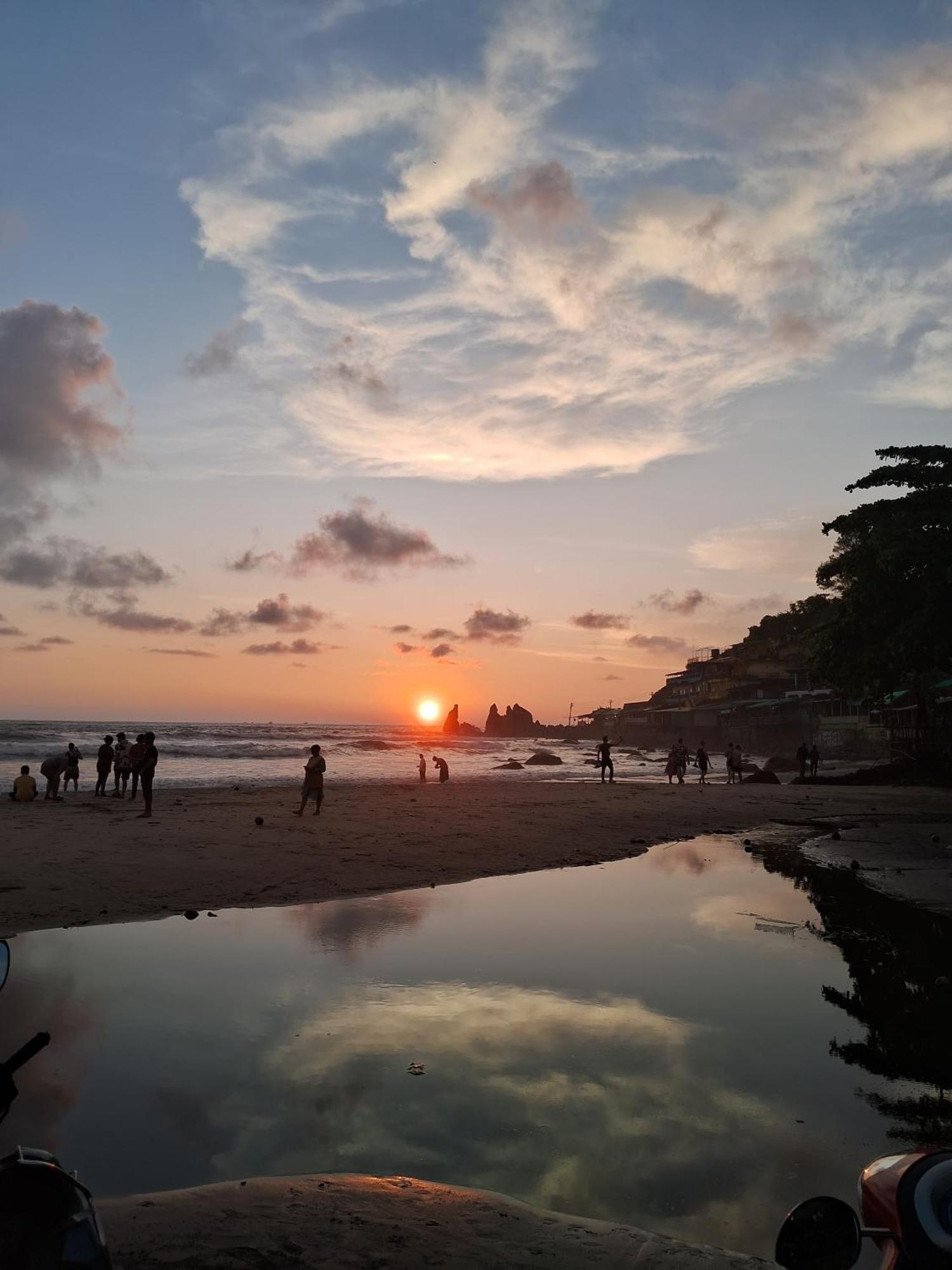 Kumbaya Beachside Hostel & Apartments At Arambol Beach エクステリア 写真